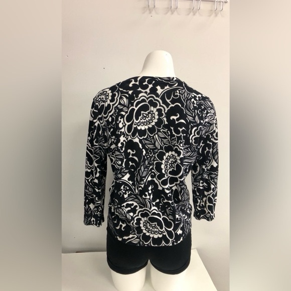 JONES NEW YORK IMPORTED ÉGYPTIEN COTTON WHITE AND BLACK CARDIGAN IN SIZE MEDIUM - Picture 4 of 7